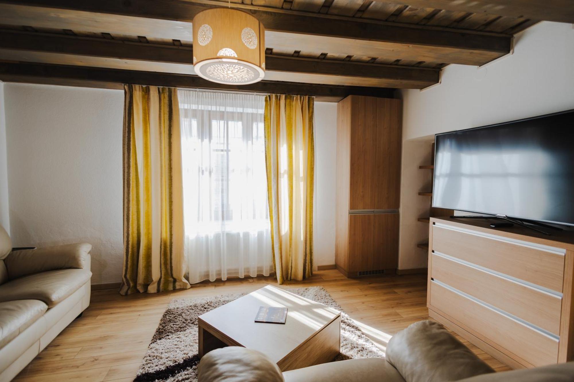 Casa Nicolae Luxury Suites Sibiu Buitenkant foto