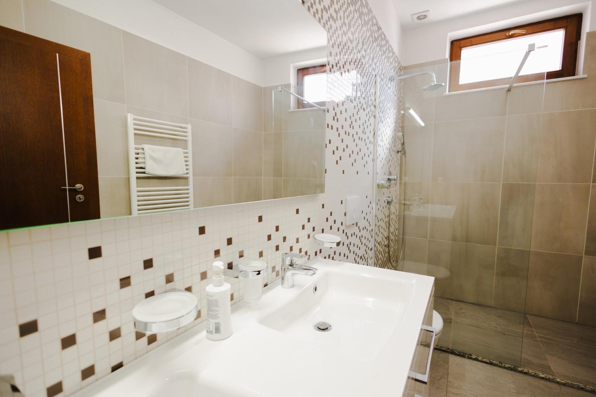 Casa Nicolae Luxury Suites Sibiu Buitenkant foto